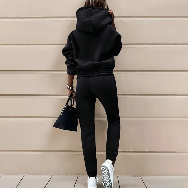 Hooded Sweatshirt And Slim Fit Jogger Pants For Autumn And Winter